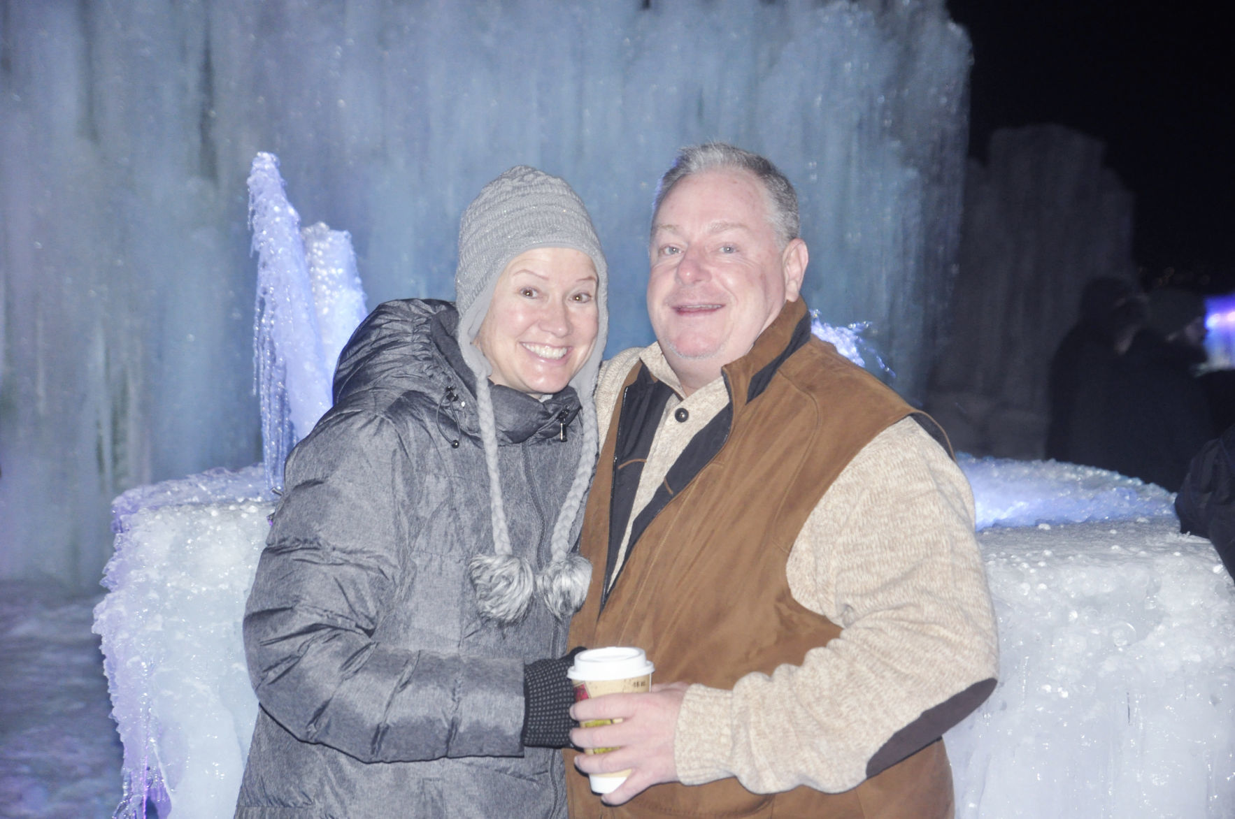 Couple from Kankakee, Illinois, visit ice castle